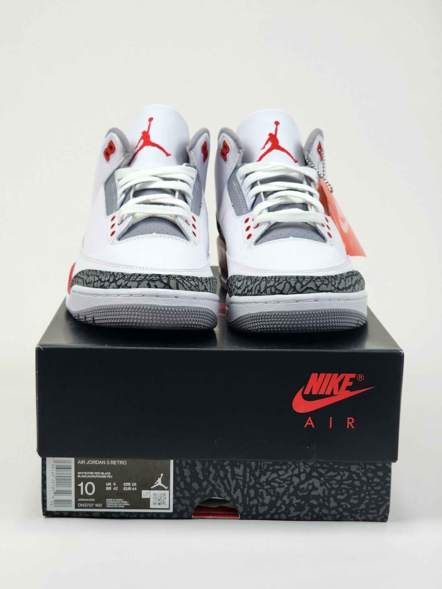 2022 AIR JORDAN 3 RETRO
FIRE RED