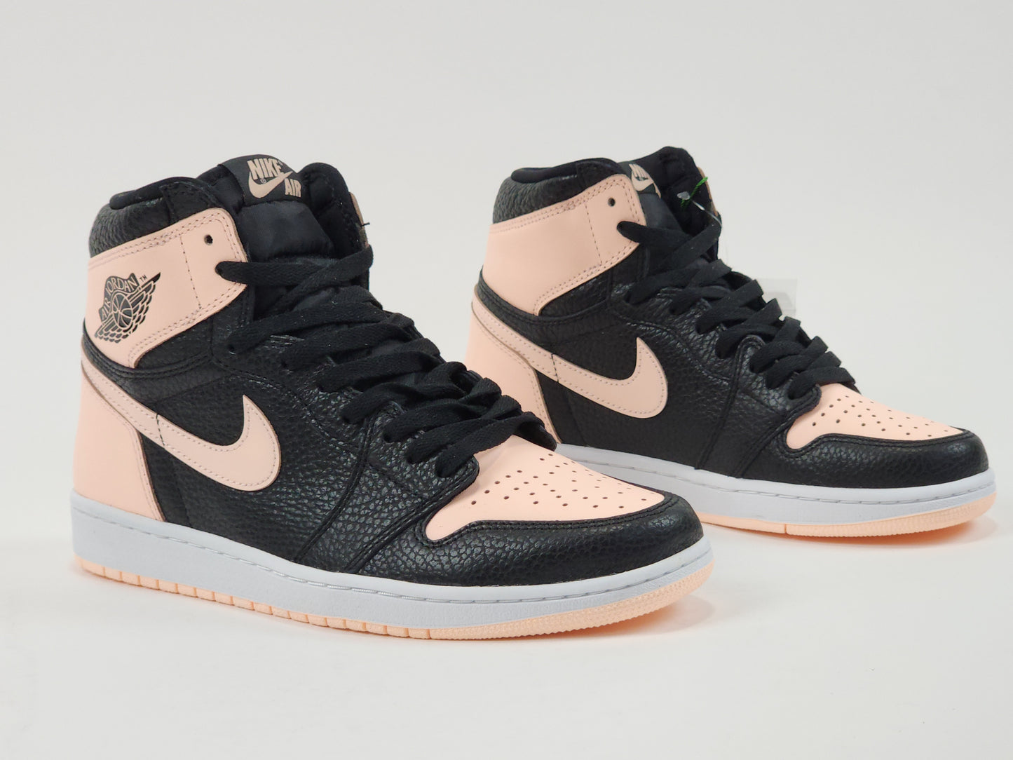 2019 AIR JORDAN 1 RETRO HIGH BLACK CRIMSON TINT
