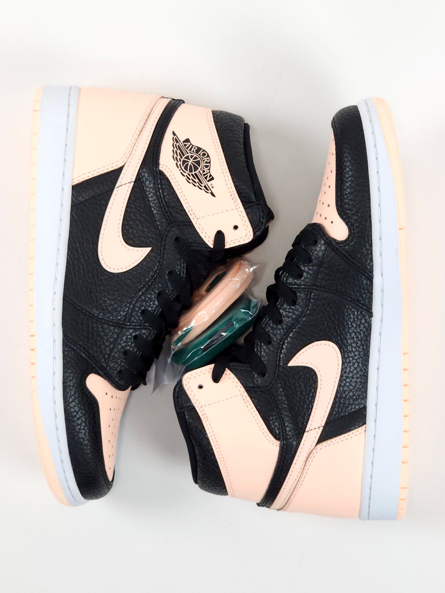 2019 AIR JORDAN 1 RETRO HIGH BLACK CRIMSON TINT