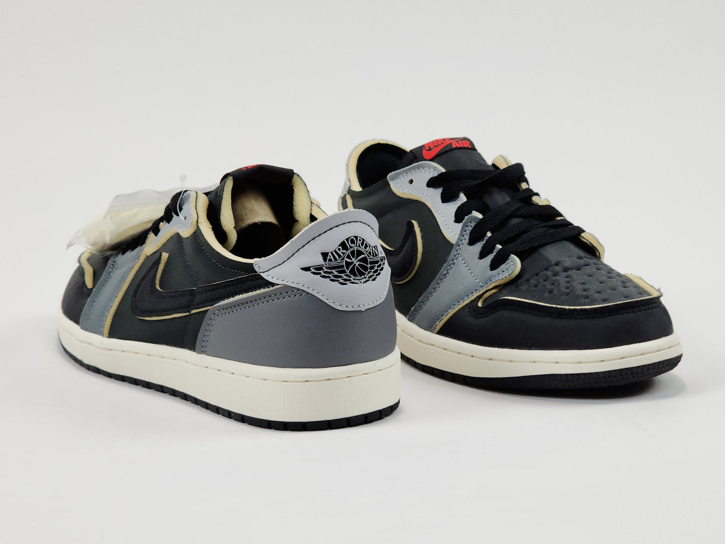 2022 AIR JORDAN 1 LOW OG EX BLACK SMOKE GREY