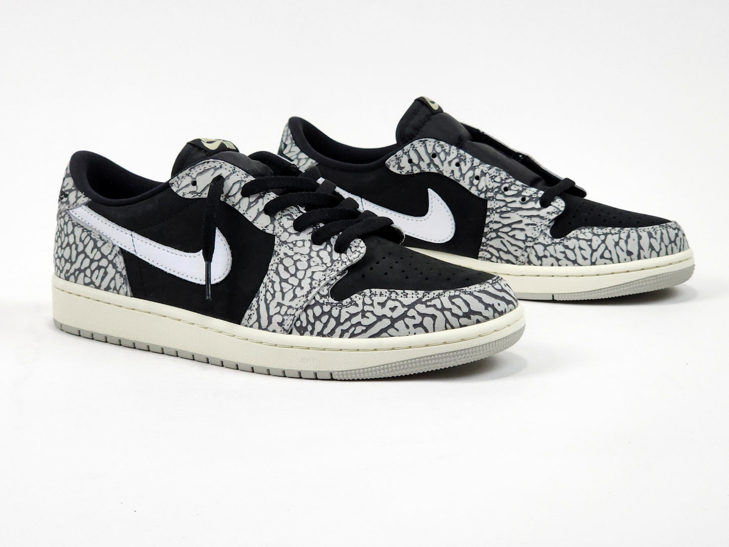 2023 AIR JORDAN 1 RETRO LOW OG BLACK CEMENT