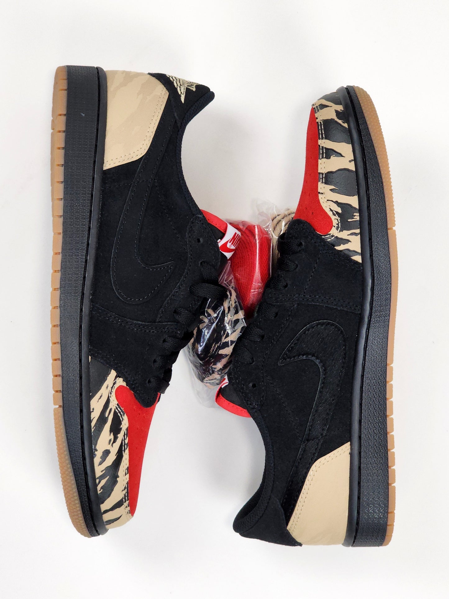2021 AIR JORDAN 1 RETRO LOW OG SP SOLEFLY