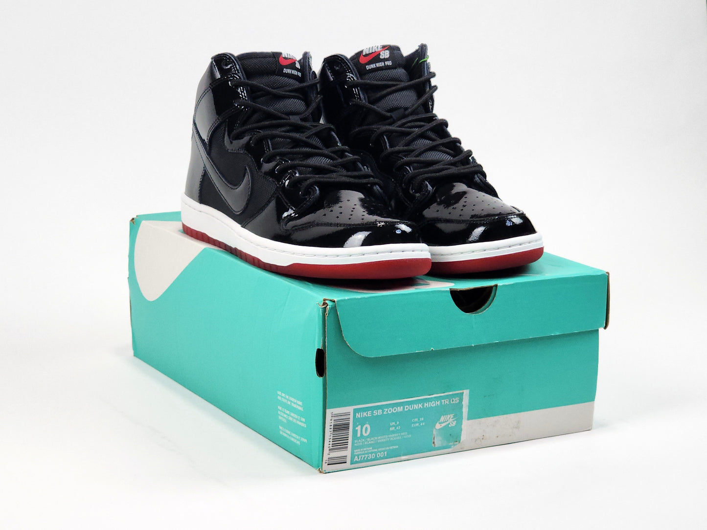 2018 NIKE SB DUNK HIGH BRED RIVALS PACK