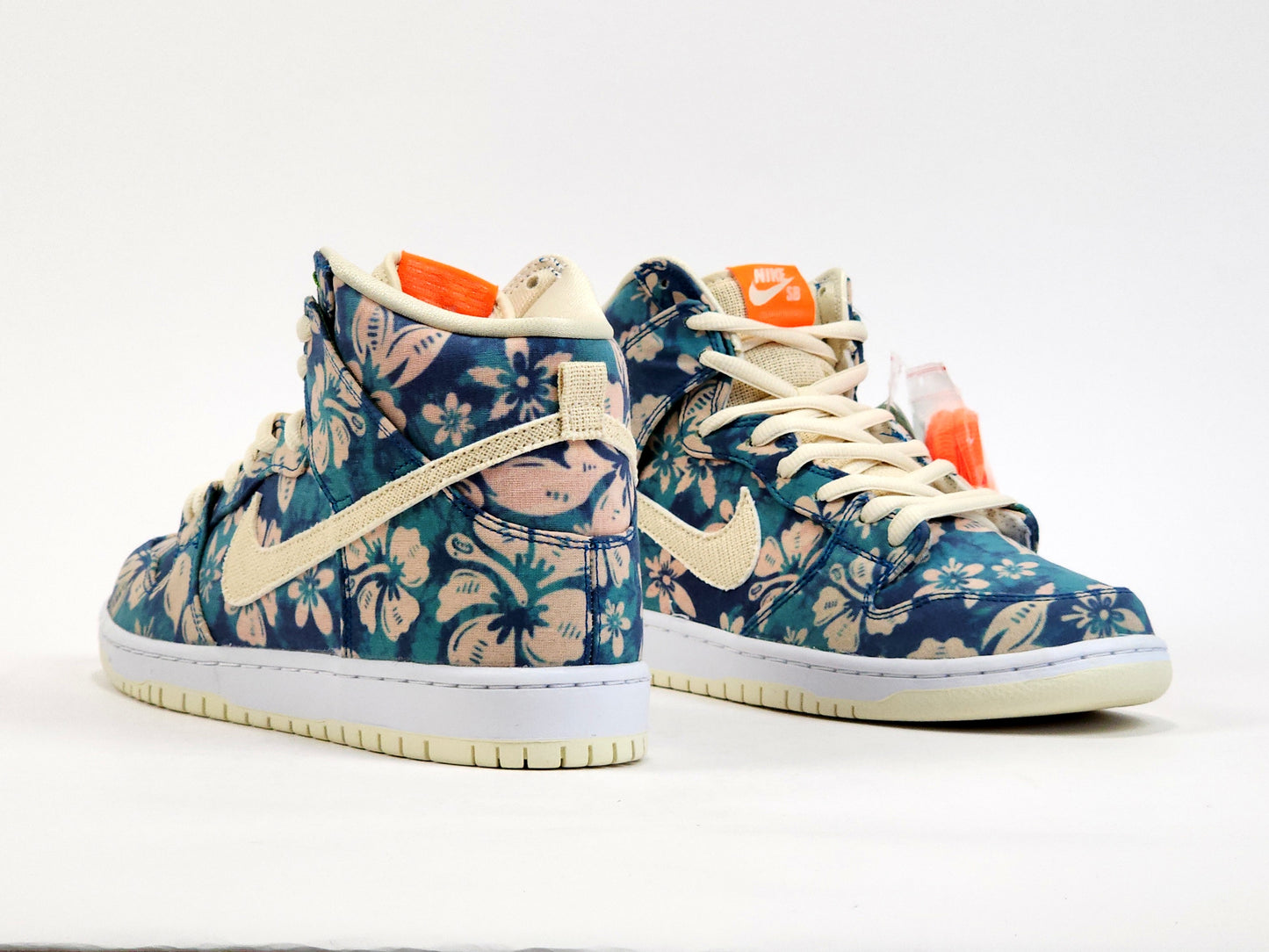 2021 NIKE SB DUNK MAUI WOWIE