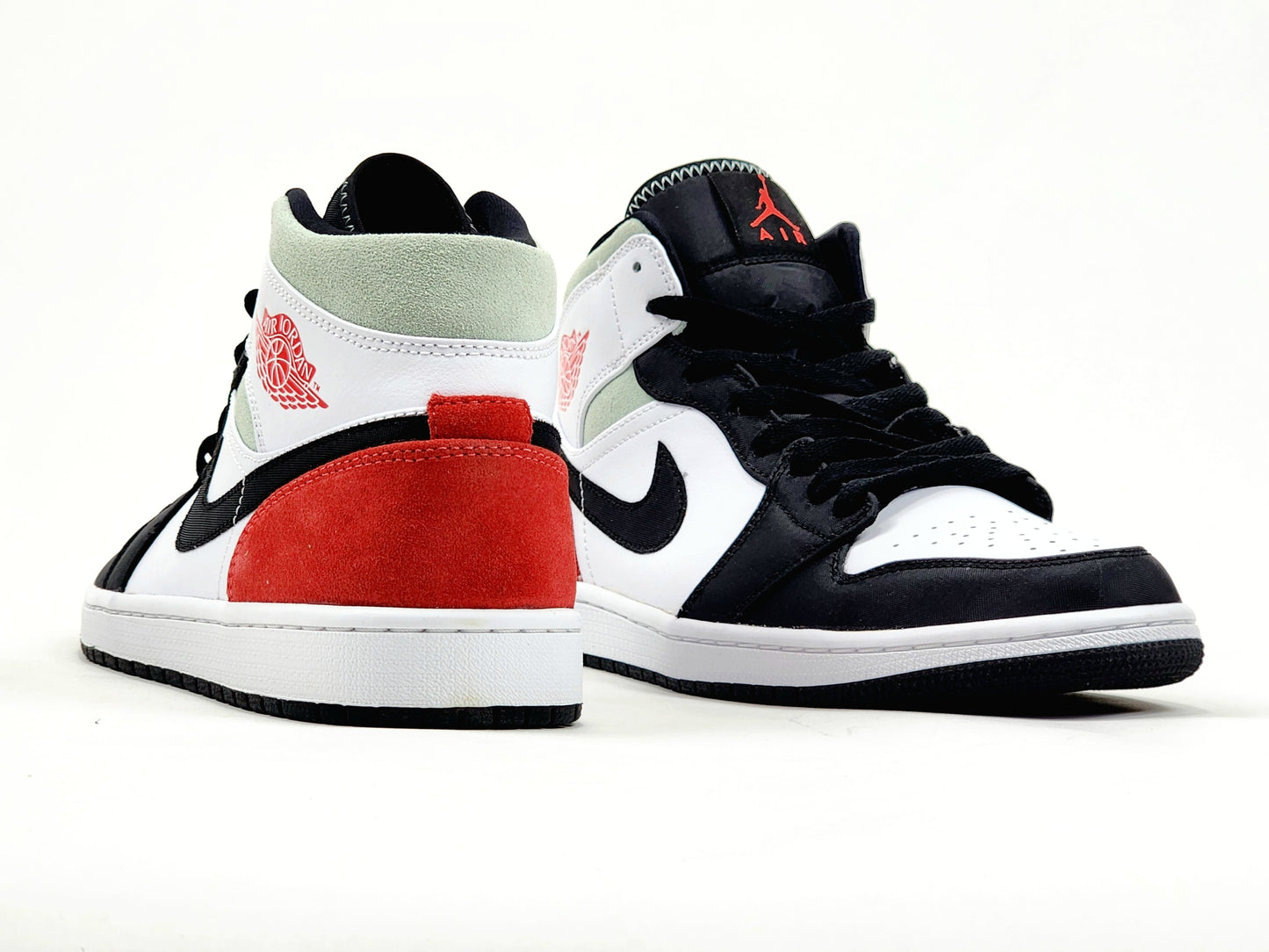 2020 AIR JORDAN 1 MID SE RED BLACK TOE