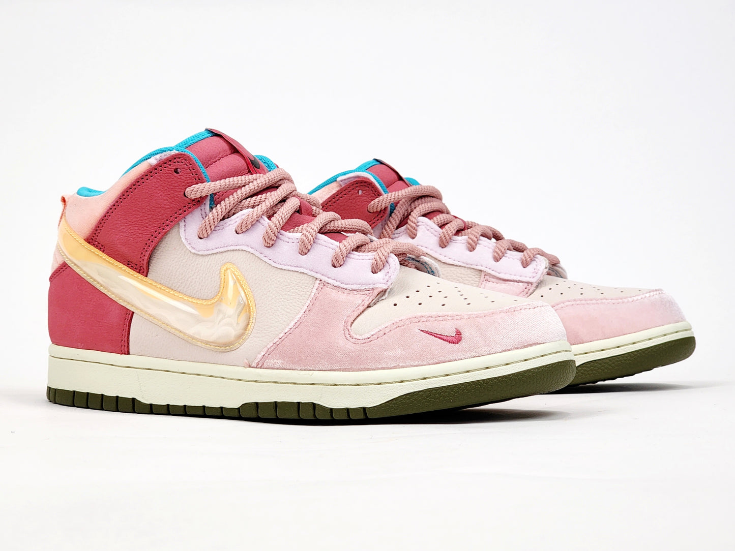 2021 NIKE DUNK MID SOCIAL STATUS FREE LUNCH STRAWBERRY MILK