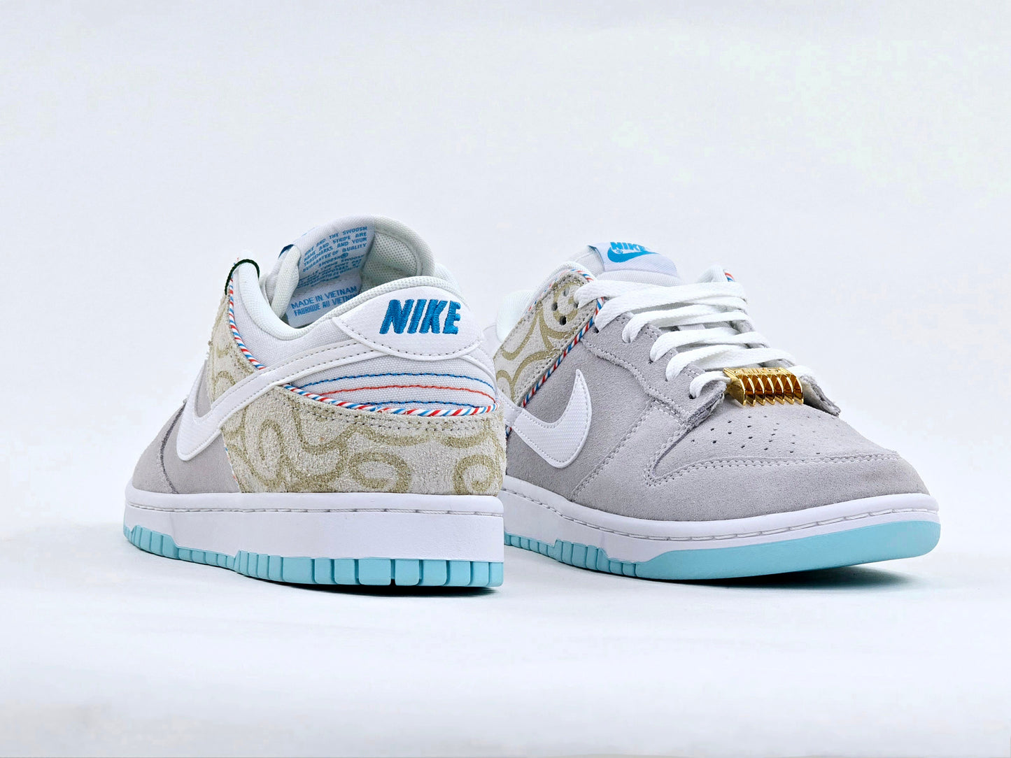 2022 NIKE DUNK LOW SE BARBER SHOP GREY
