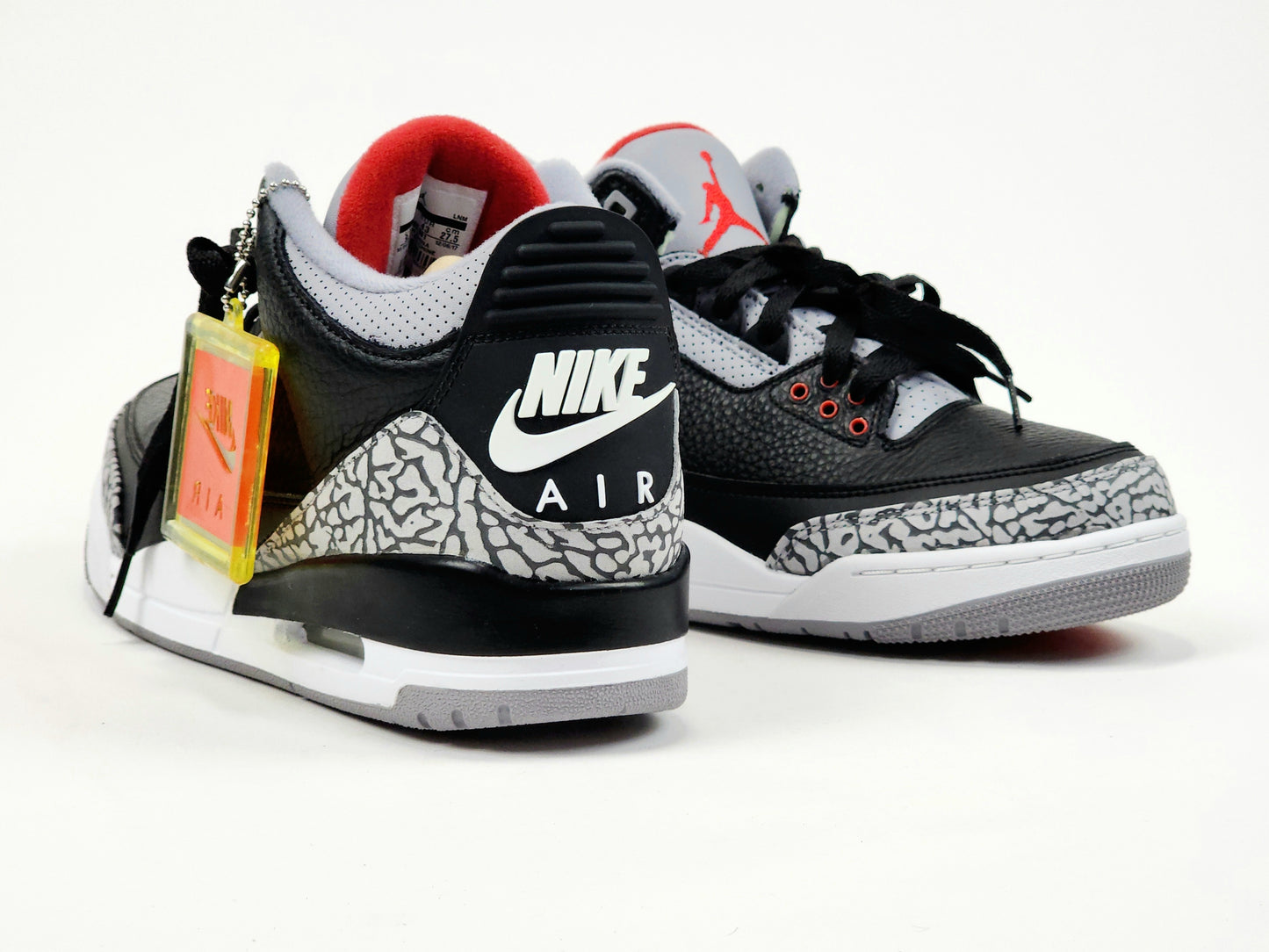 2018 AIR JORDAN 3 RETRO
BLACK CEMENT