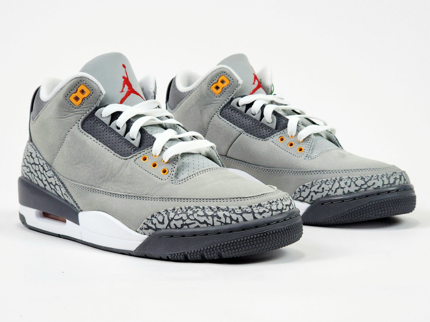 2021 AIR JORDAN 3 RETRO
COOL GREY