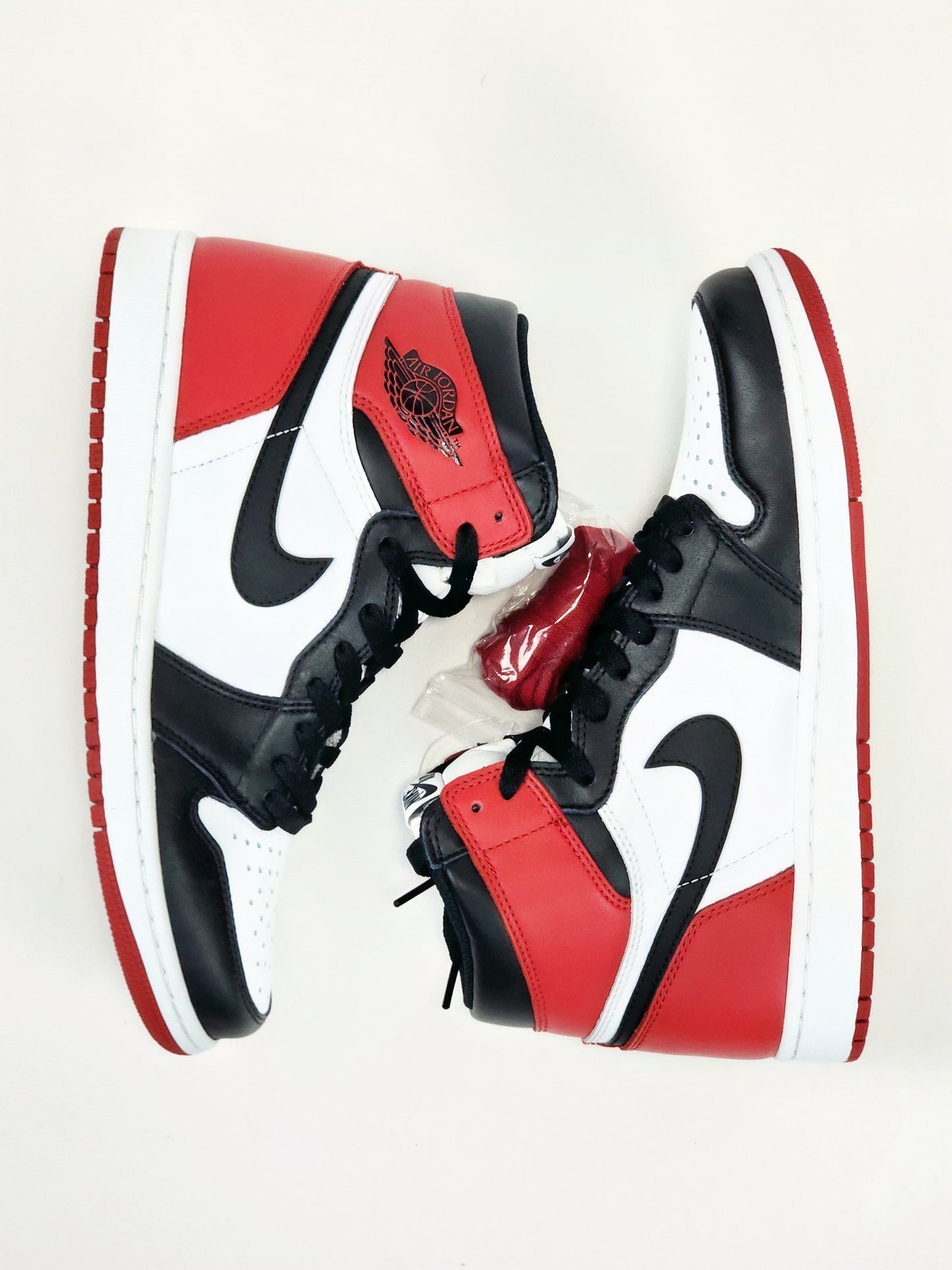 2016 AIR JORDAN 1 RETRO BLACK TOE