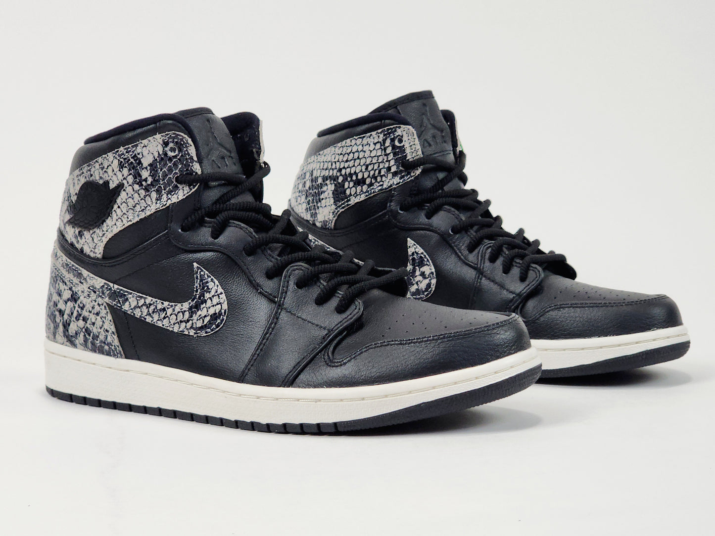 2018 WOMEN'S AIR JORDAN 1 BLACK SNAKE