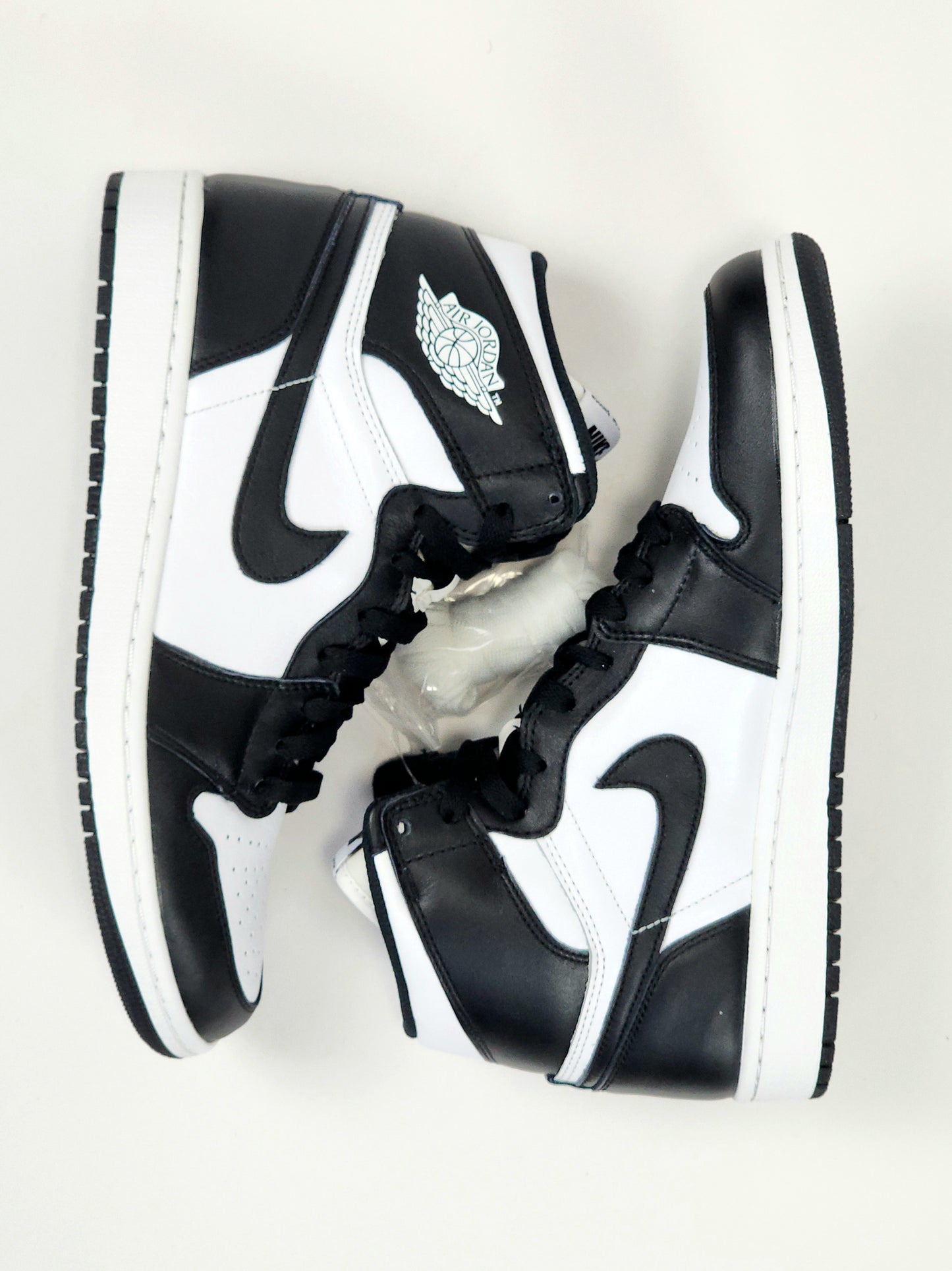 2014 AIR JORDAN 1 RETRO BLACK WHITE