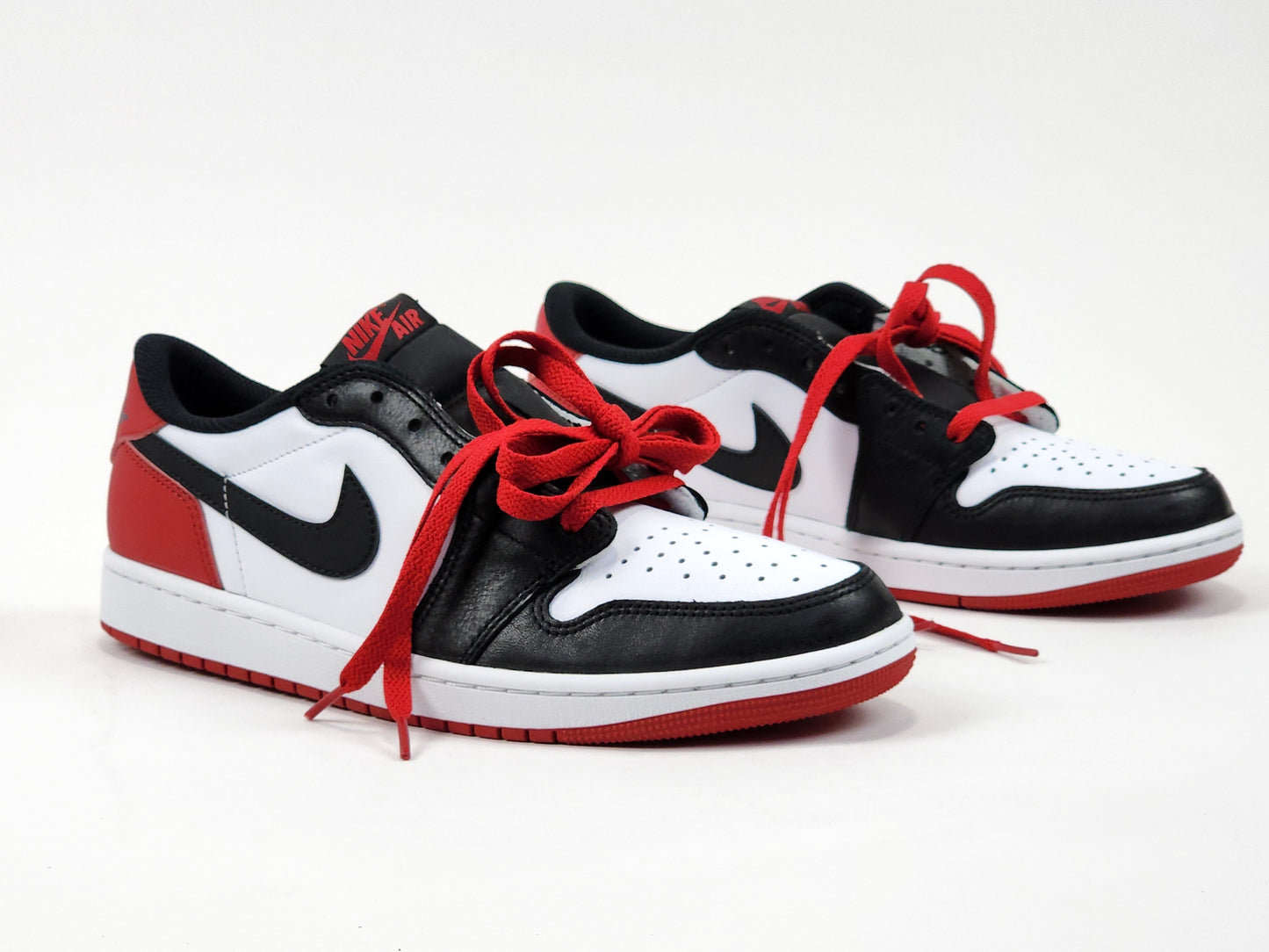 2023 AIR JORDAN 1 RETRO LOW OG BLACK TOE