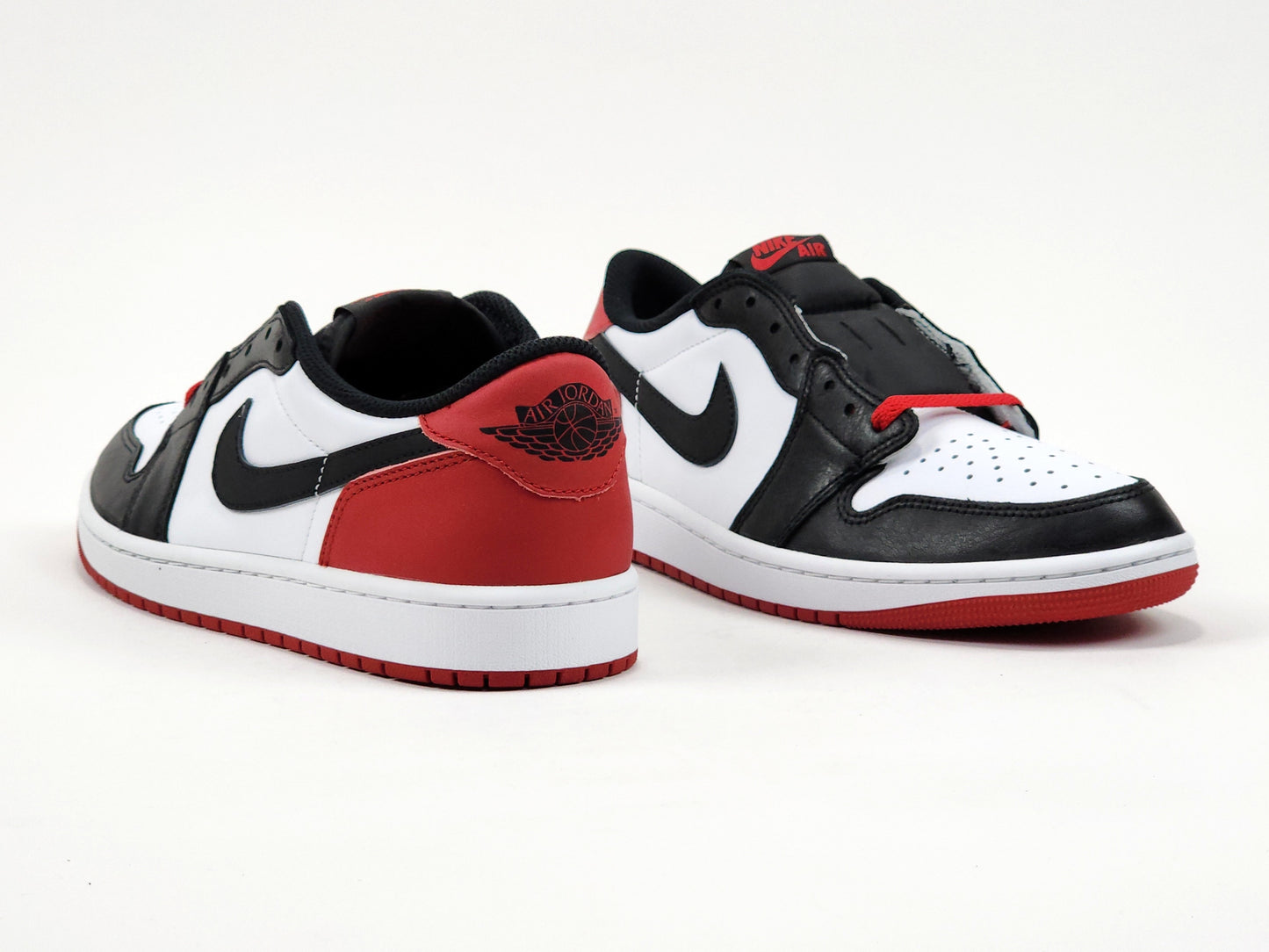 2023 AIR JORDAN 1 RETRO LOW OG BLACK TOE