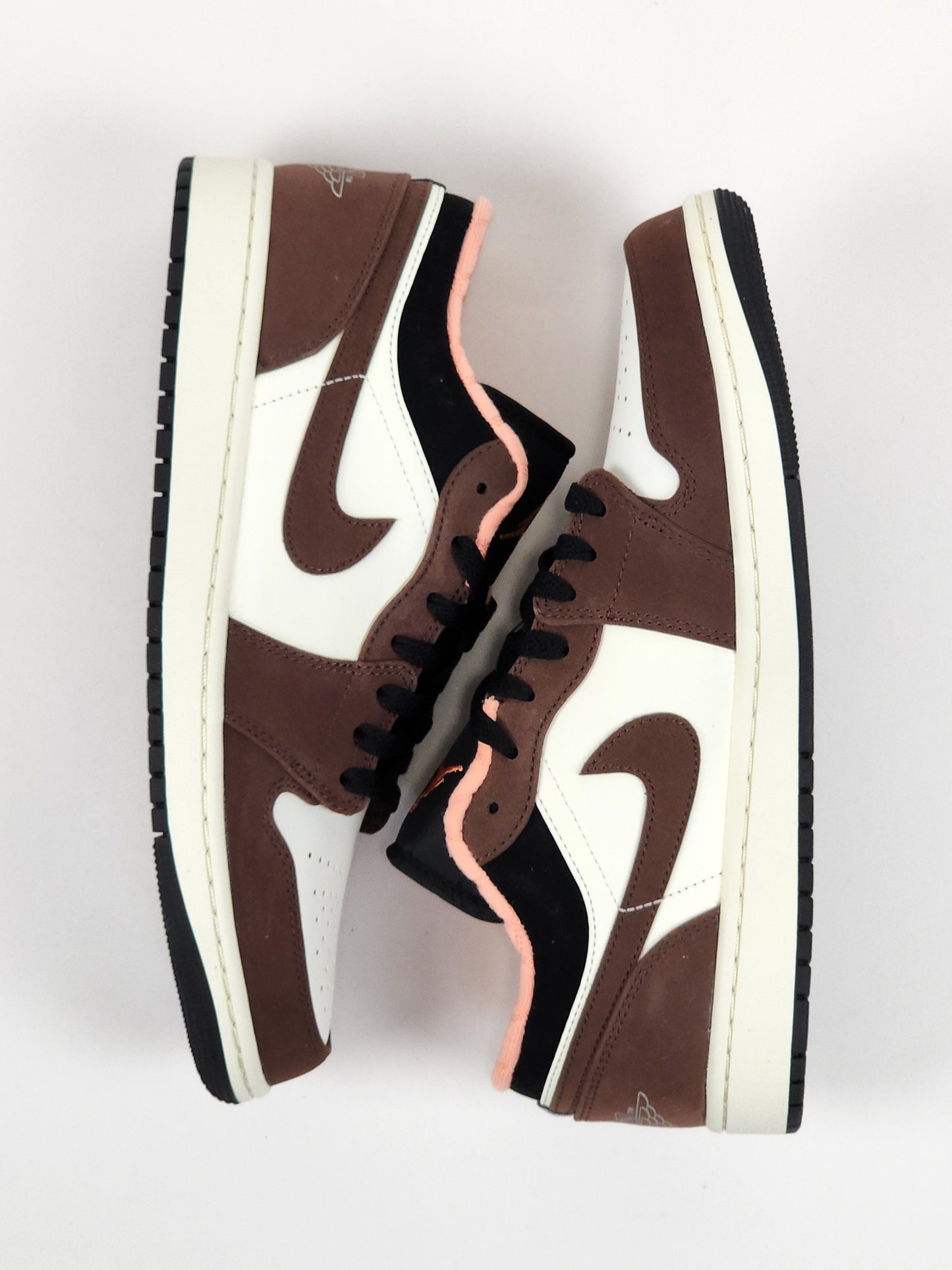 2021 AIR JORDAN 1 LOW MOCHA