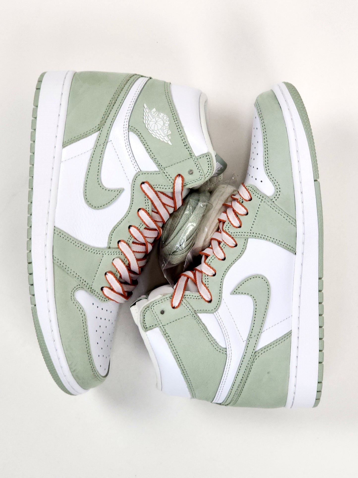 2020 WOMEN'S AIR JORDAN 1 RETRO HIGH OG SEAFOAM