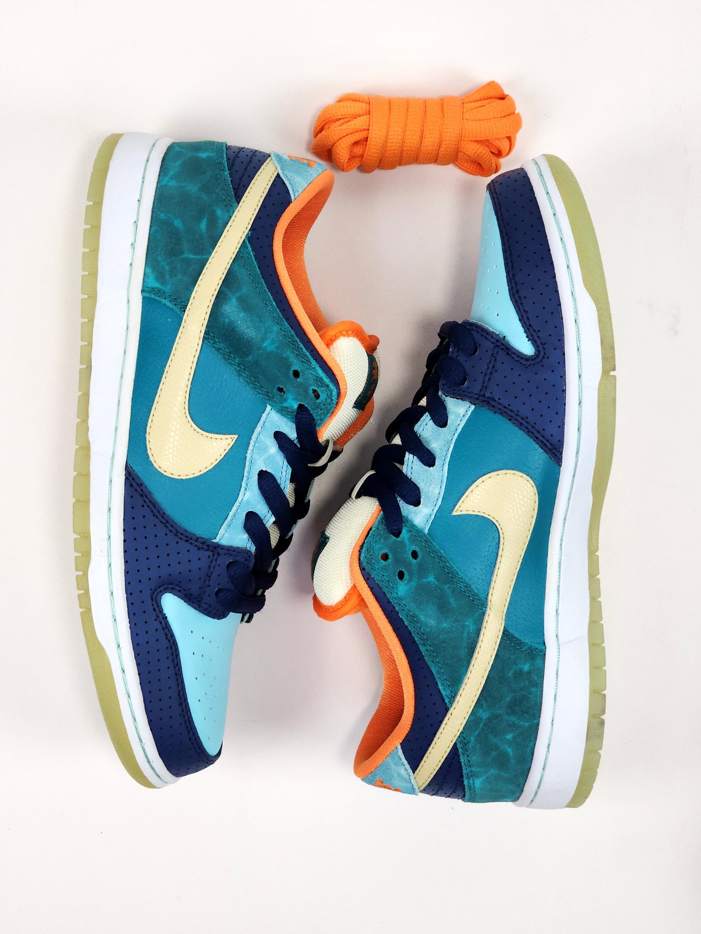 2013 NIKE SB DUNK LOW MIA SKATE SHOP