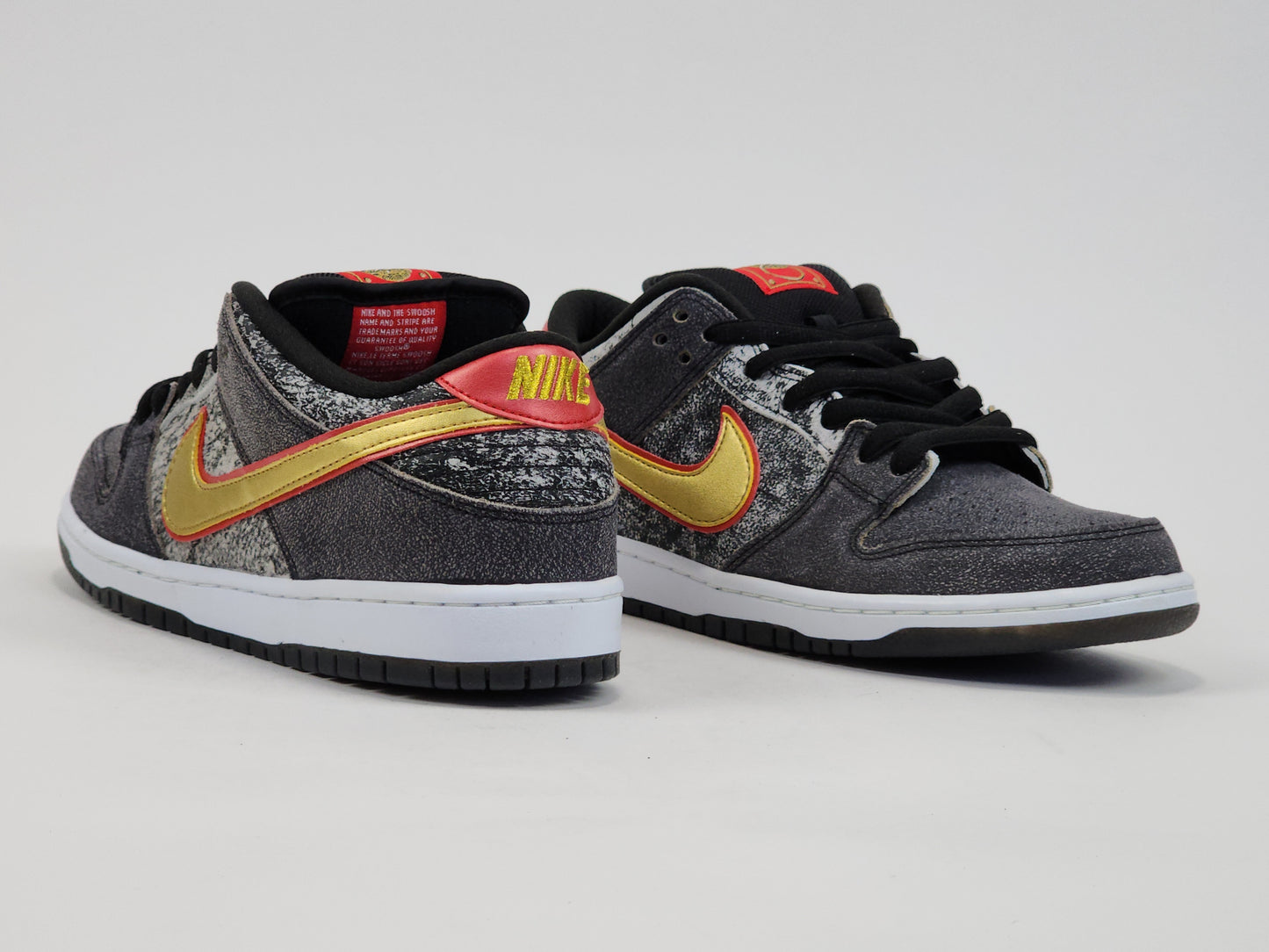 2014 NIKE SB DUNK LOW BEIJING METALLIC GOLD