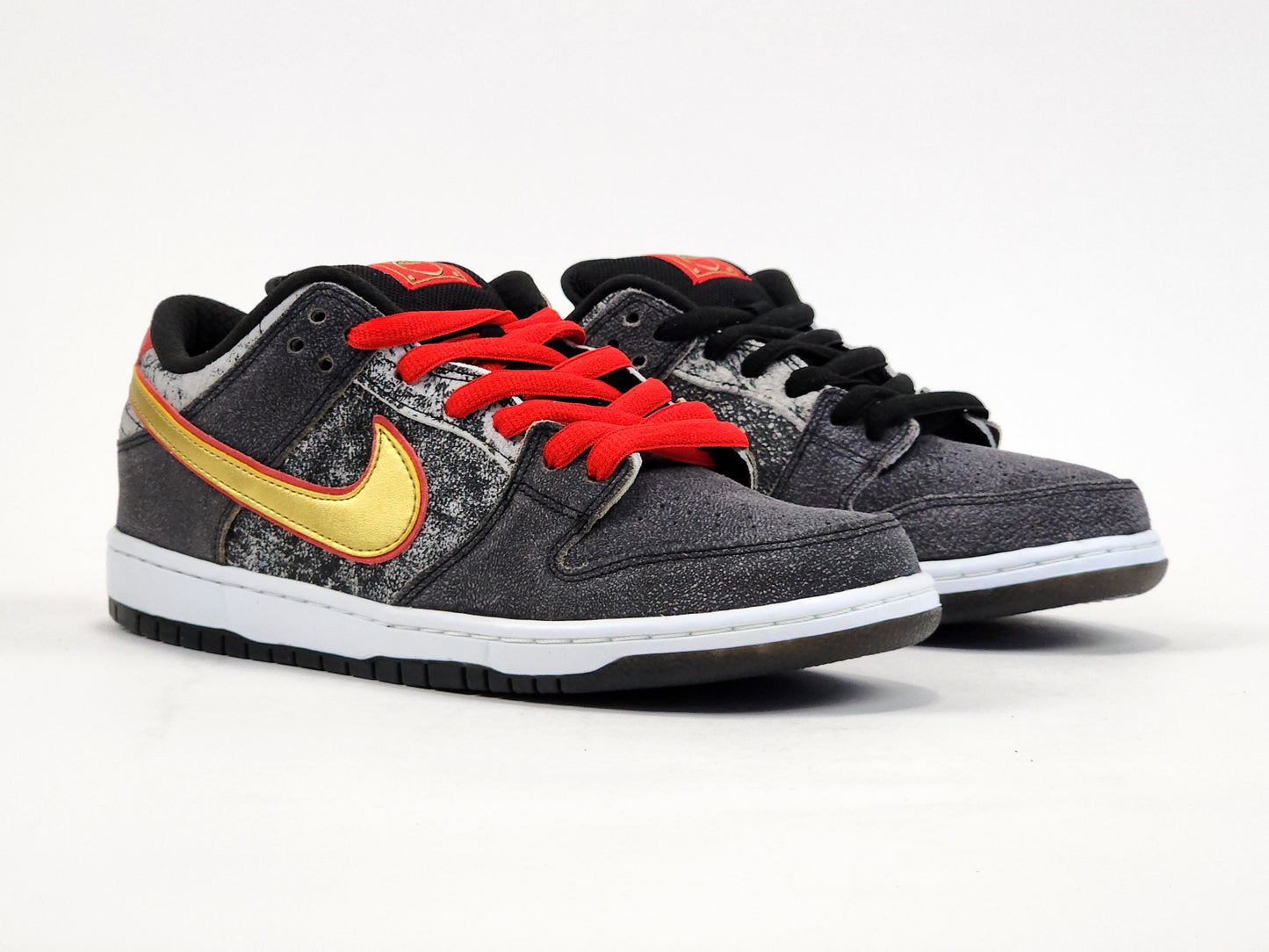 2014 NIKE SB DUNK LOW BEIJING METALLIC GOLD