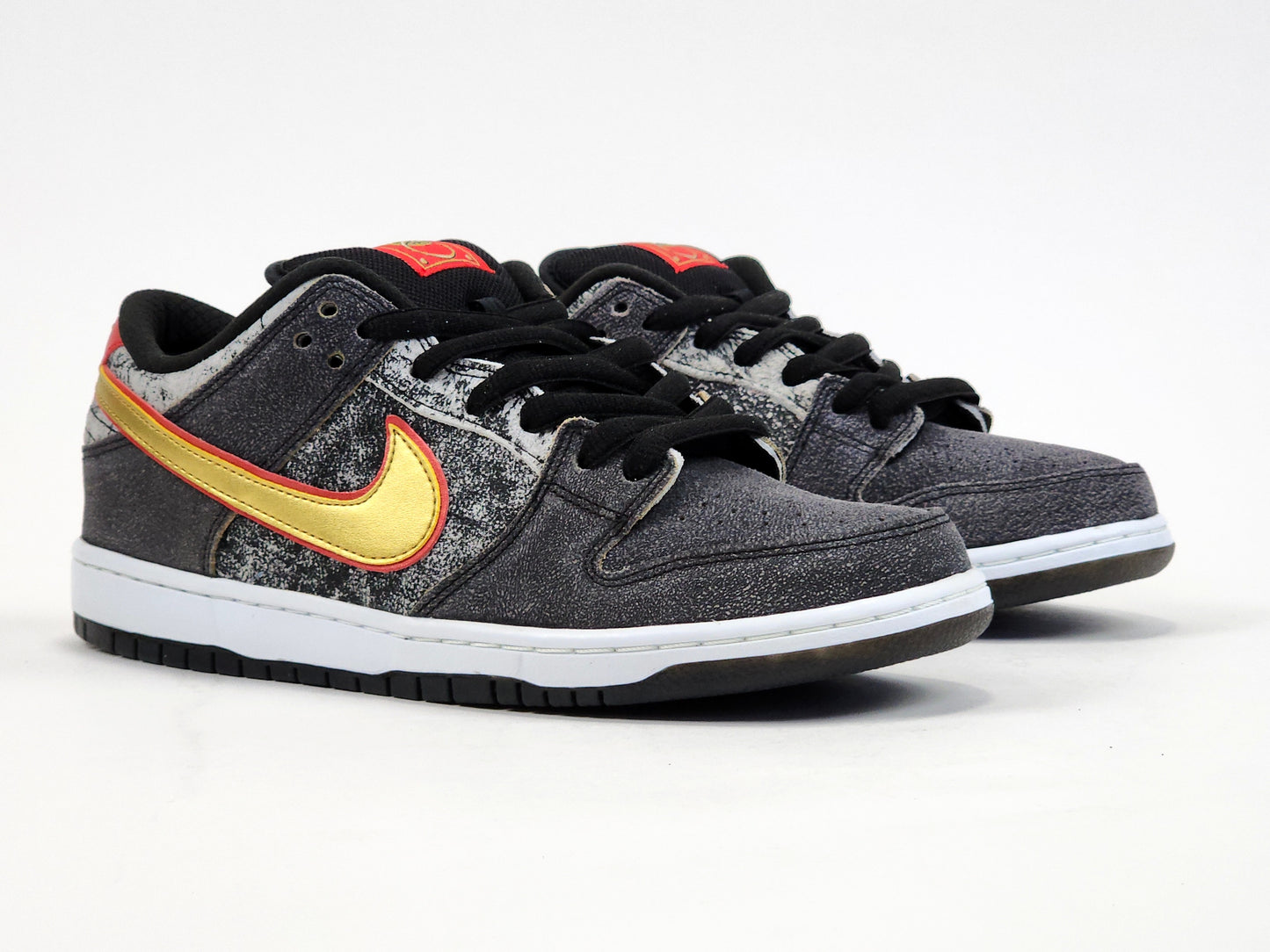 2014 NIKE SB DUNK LOW BEIJING METALLIC GOLD