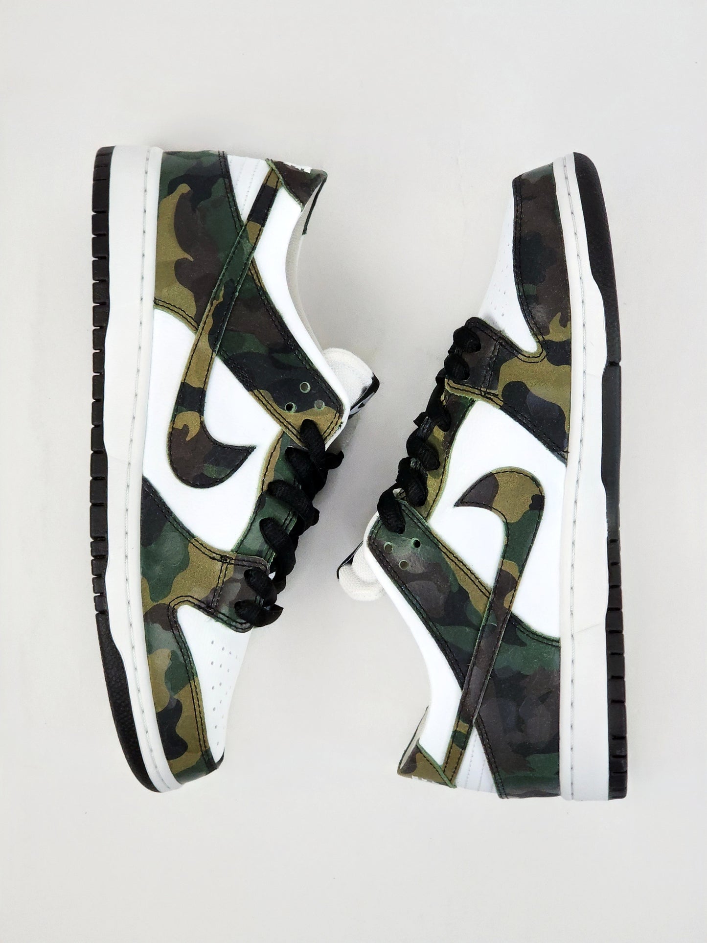 2016 NIKE SB DUNK LOW CAMO LEGION GREEN