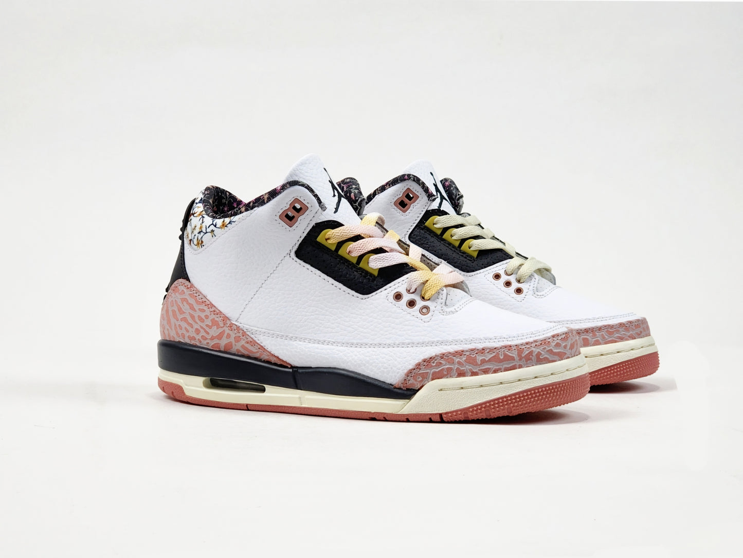 2024 GRADE SCHOOL AIR JORDAN 3 RETRO VINTAGE FLORAL