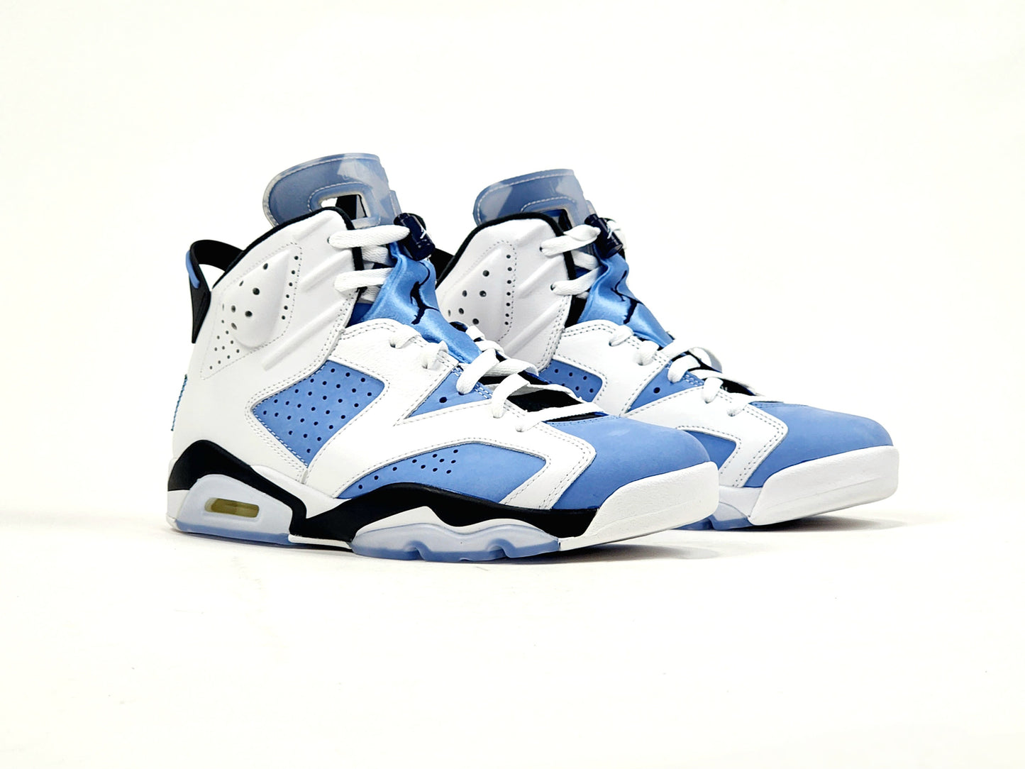 2022 JORDAN 6 RETRO UNC WHITE