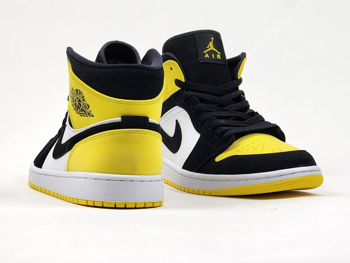 2019 AIR JORDAN 1 MID YELLOW TOE BLACK