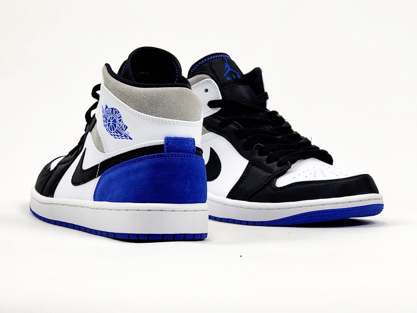 2020 AIR JORDAN 1 MID SE ROYAL BLACK TOE