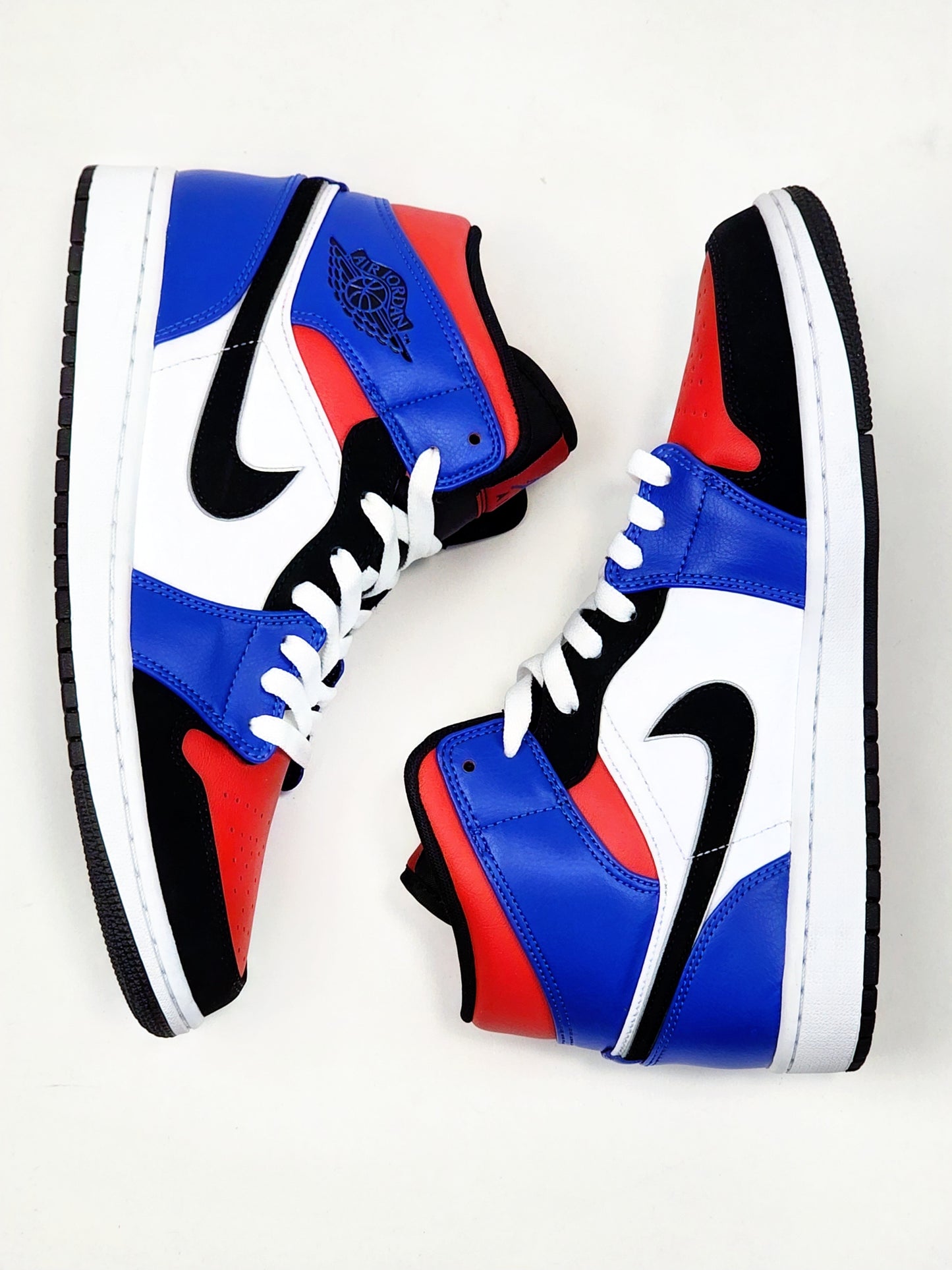 2019 AIR JORDAN 1 MID TOP 3