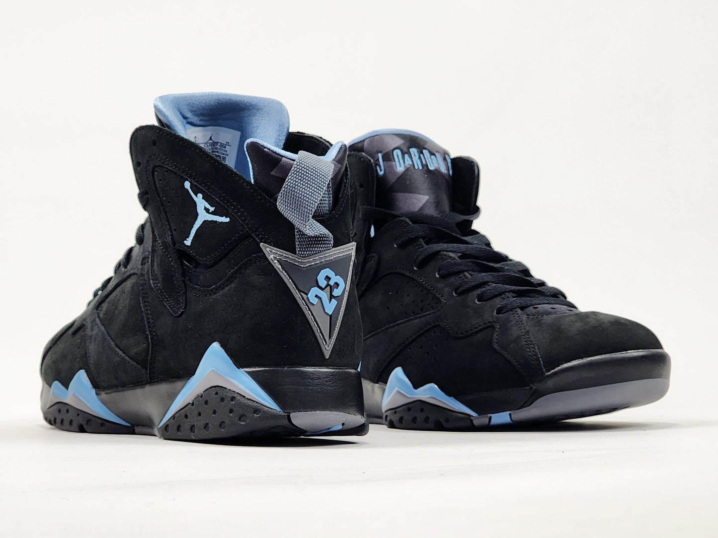 2023 AIR JORDAN 7 RETRO CHAMBRAY