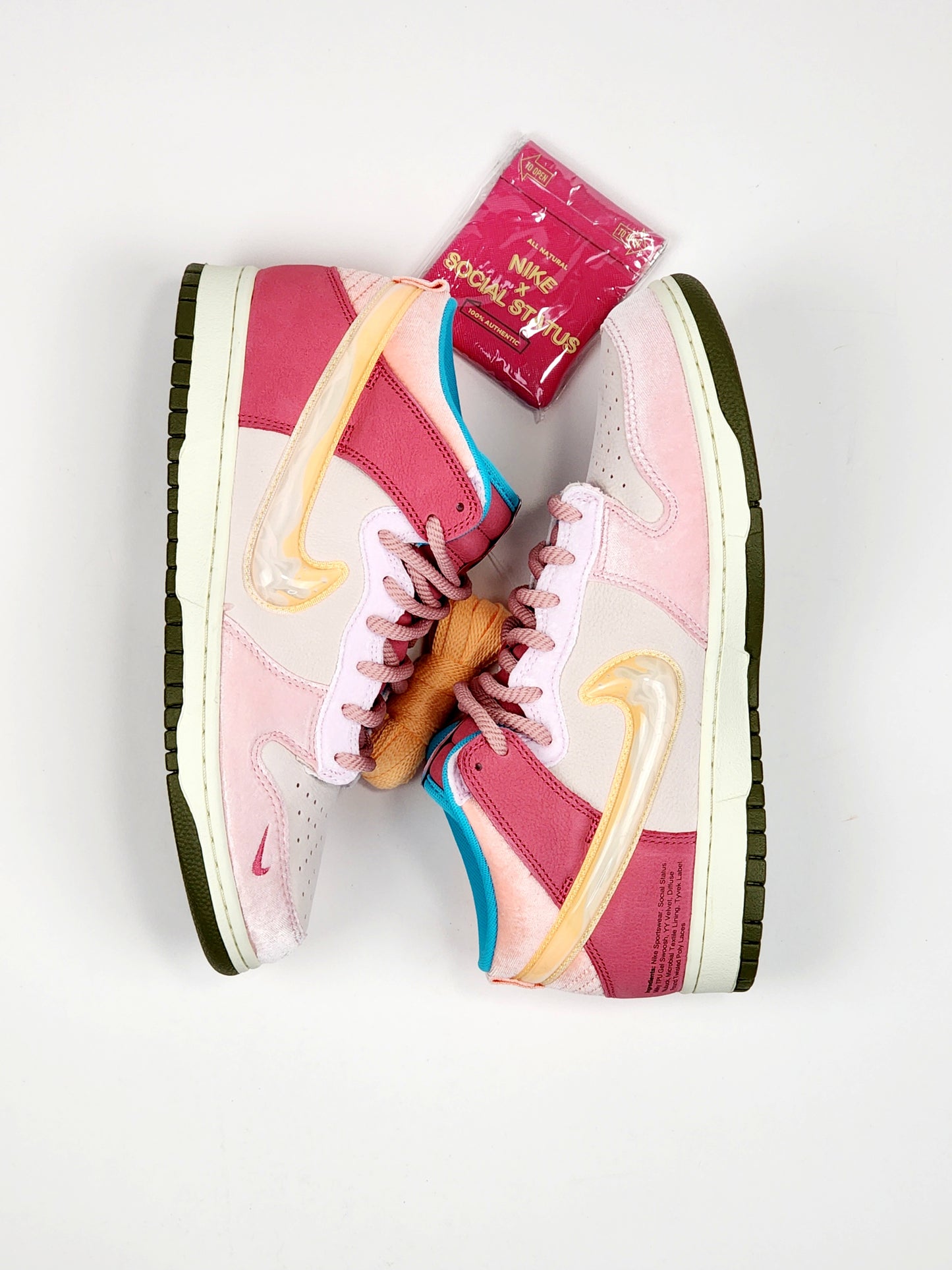 2021 NIKE DUNK MID SOCIAL STATUS FREE LUNCH STRAWBERRY MILK