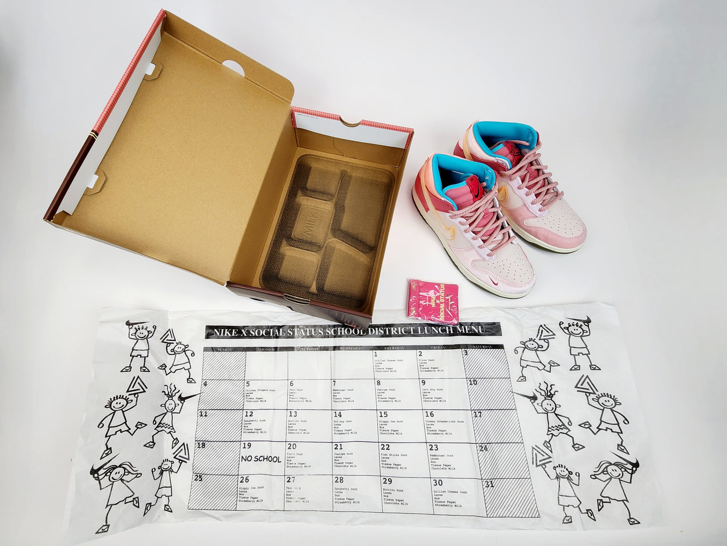 2021 NIKE DUNK MID SOCIAL STATUS FREE LUNCH STRAWBERRY MILK