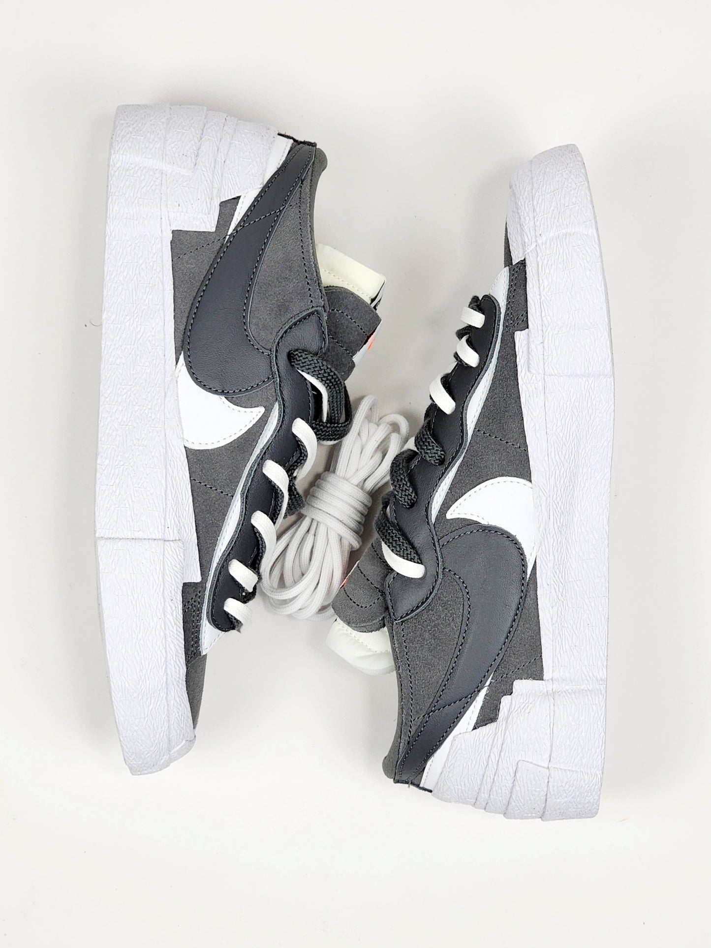 2021 NIKE BLAZER LOW SACAI IRON GREY