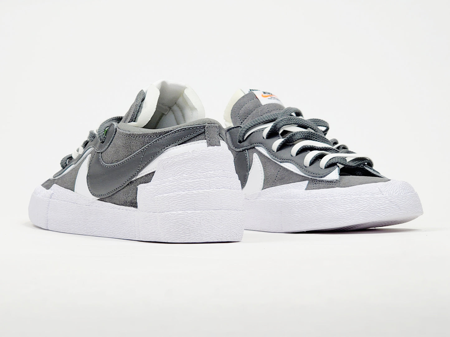2021 NIKE BLAZER LOW SACAI IRON GREY