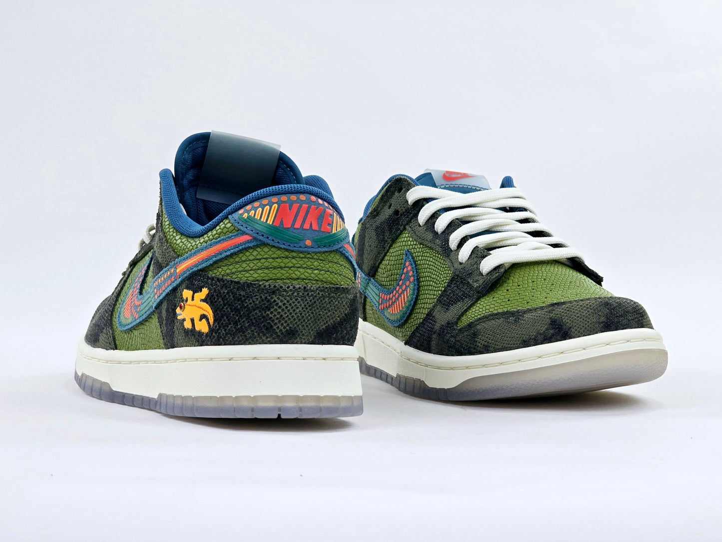 2022 NIKE DUNK LOW SIEMPRE FAMILIA