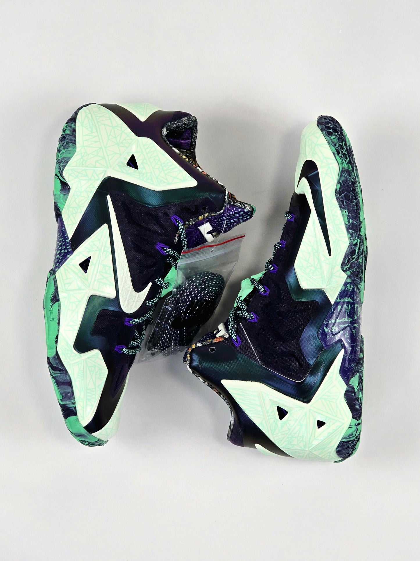 2014 NIKE LEBRON 11 NOLA GUMBO LEAGUE GATOR KING